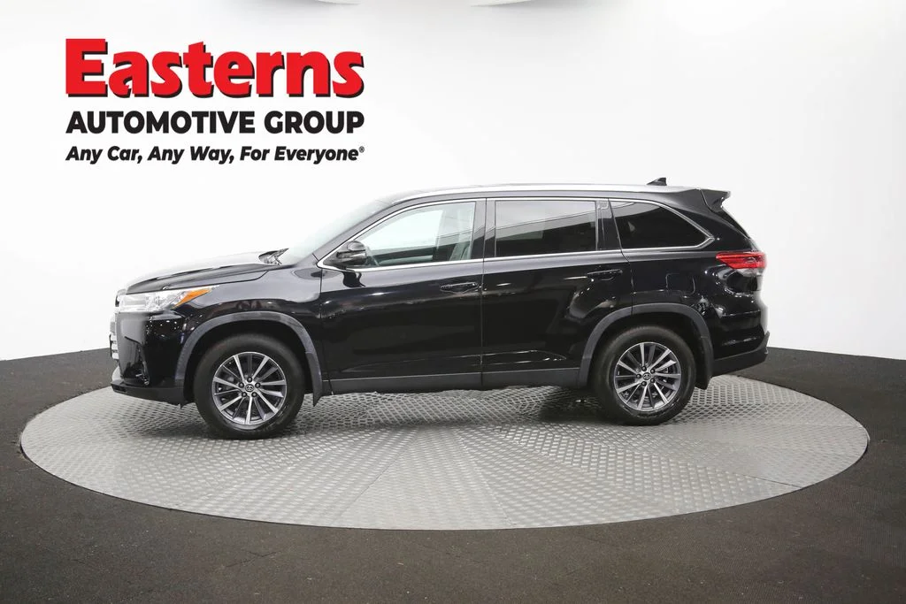 Used 2019 Black Toyota XLE image 63