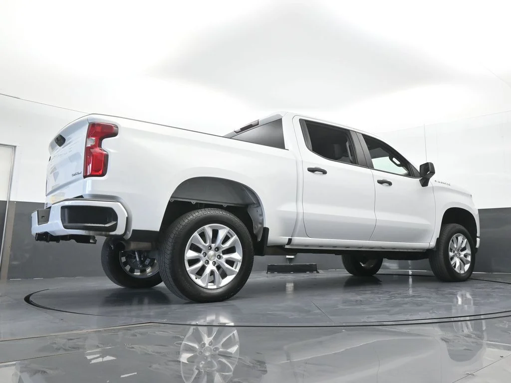 Used 2022 Summit White Chevrolet Custom image 60