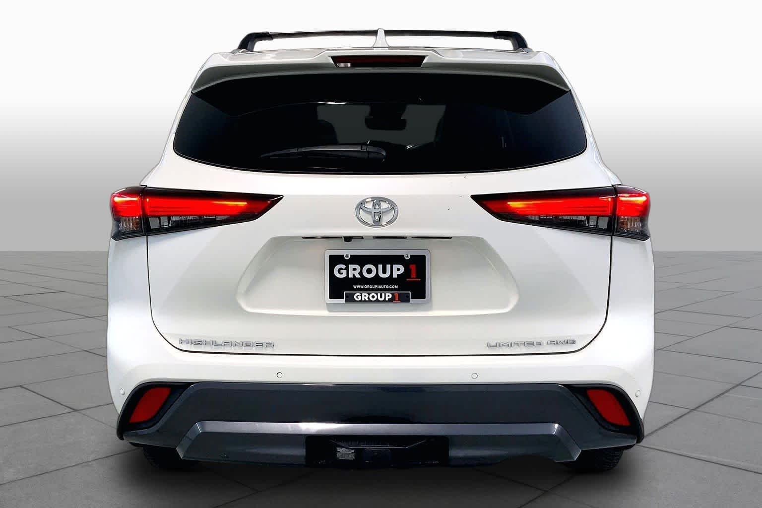 Used 2021 Blizzard Pearl Toyota Limited image 4
