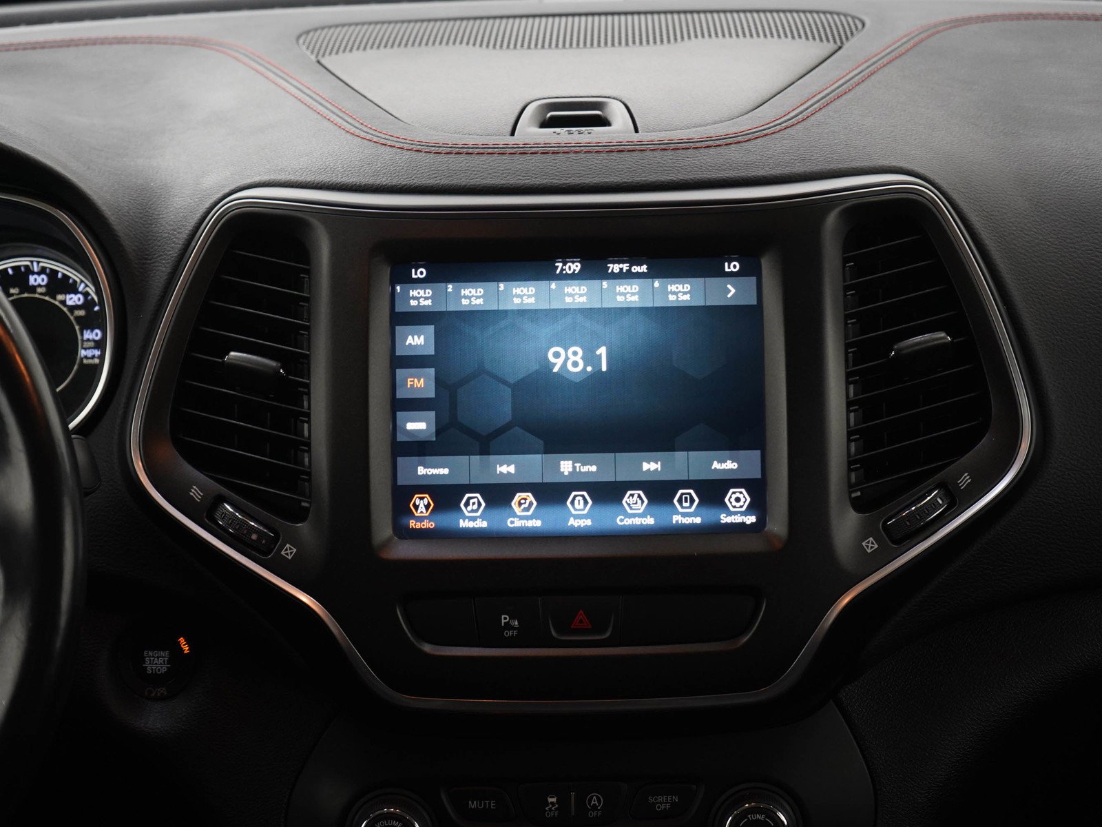 Used 2020 Granite Crystal Metallic Clearcoat Jeep Trailhawk image 15