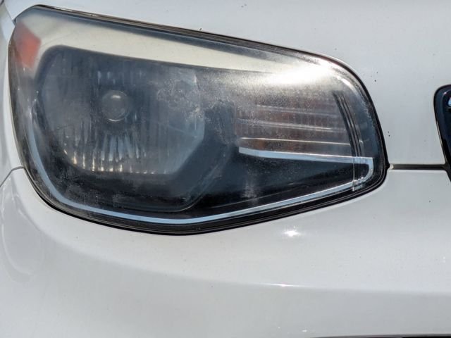 Used 2018 White Kia Plus image 9