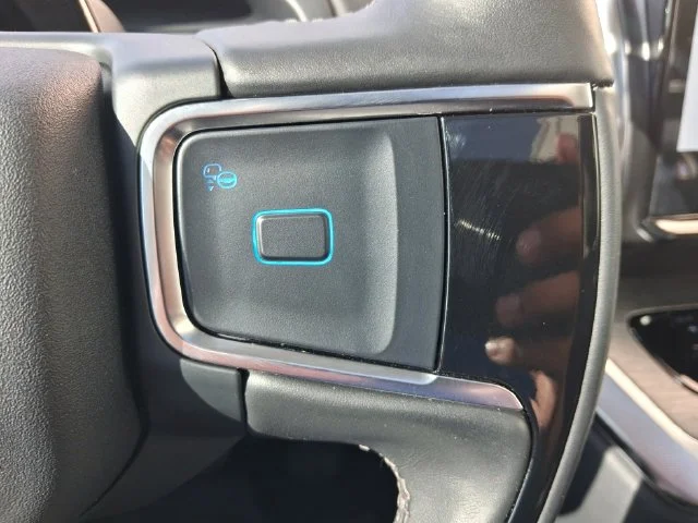 Used 2025 White Ford Platinum image 18