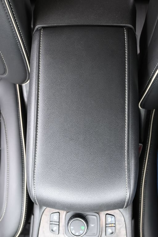 Used 2022 Ebony Twilight Metallic GMC Denali image 18