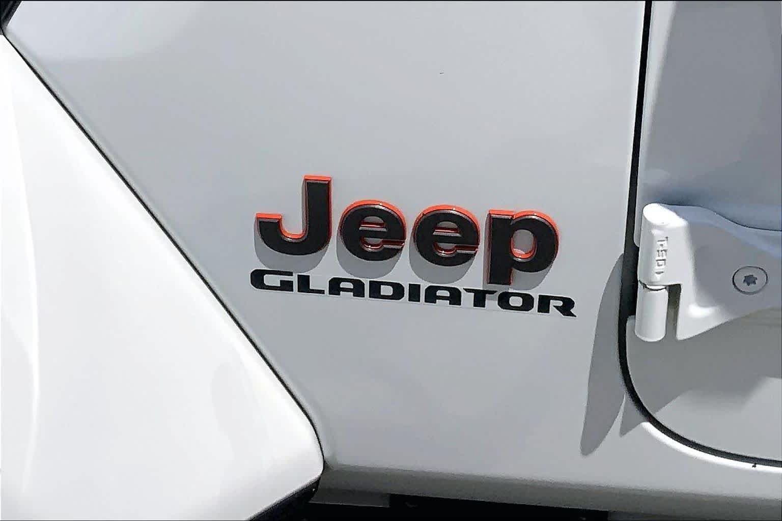 Used 2021 Bright White Clearcoat Jeep Mojave image 10