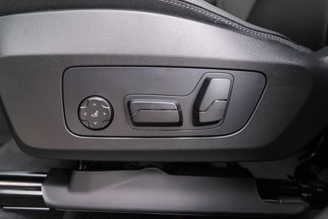 New 2026 Alpine White BMW xDrive28i image 23