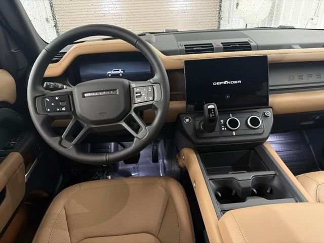 New 2026 Santorini Black Land Rover X-Dynamic SE image 17