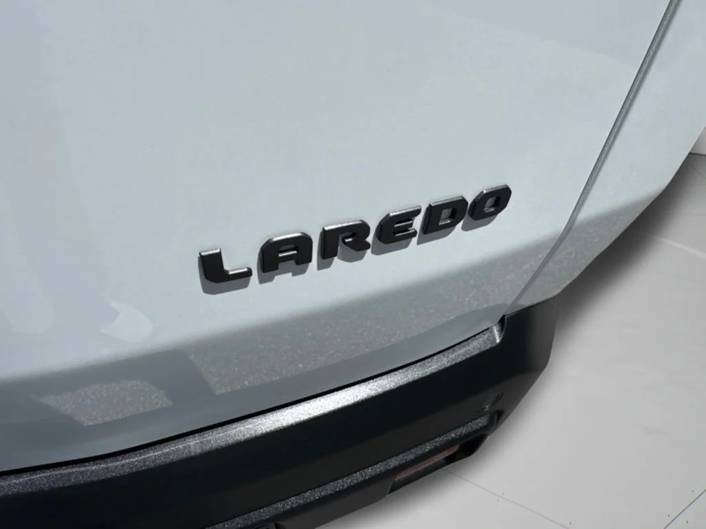 New 2026 Bright White Clearcoat Jeep Laredo image 40