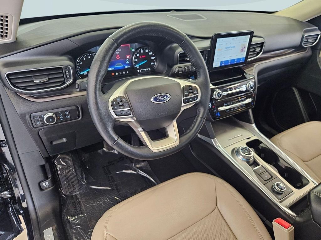 Used 2022 Black Metallic Ford Limited image 12
