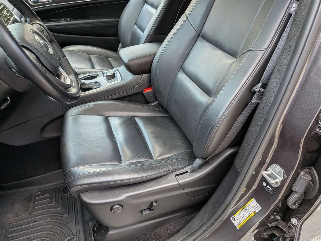 Used 2021 Gray Jeep Limited image 25