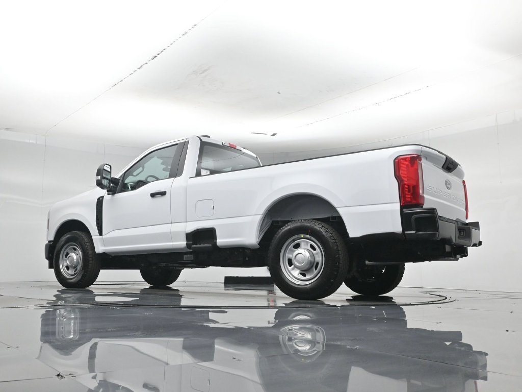 New 2027 Oxford White Ford XL image 45