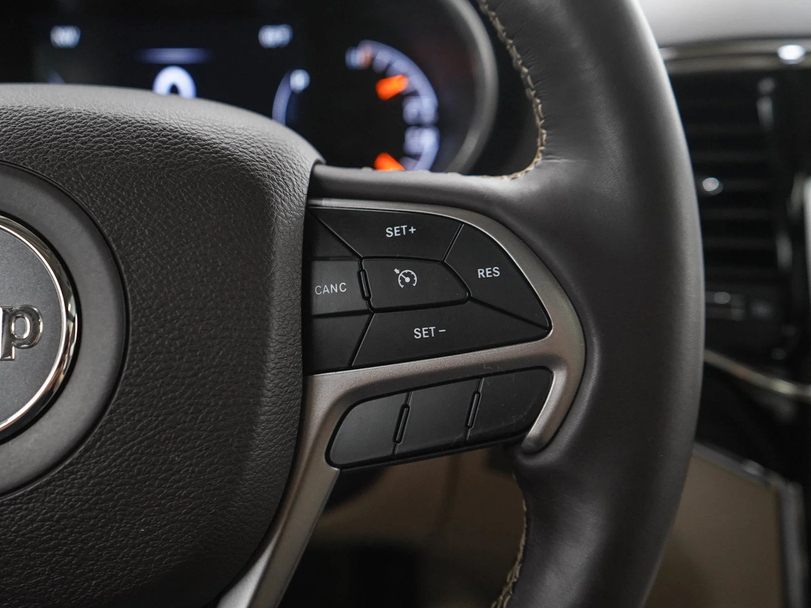 Used 2021 Ivory 3-Coat Jeep Overland image 27