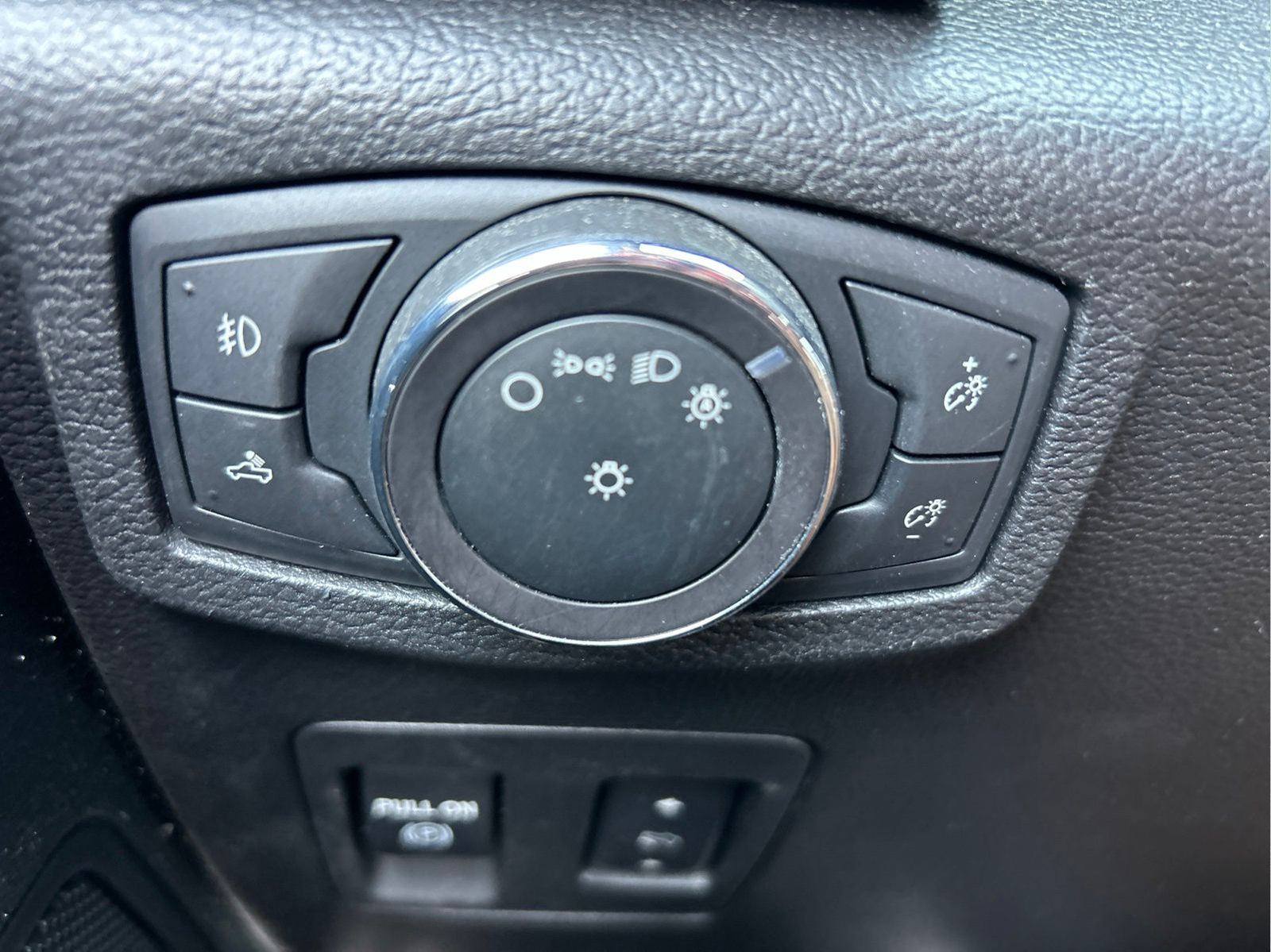Used 2018 Gray Ford XLT image 25
