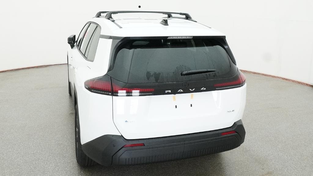 New 2026 Ice Cap Toyota XLE Premium image 11