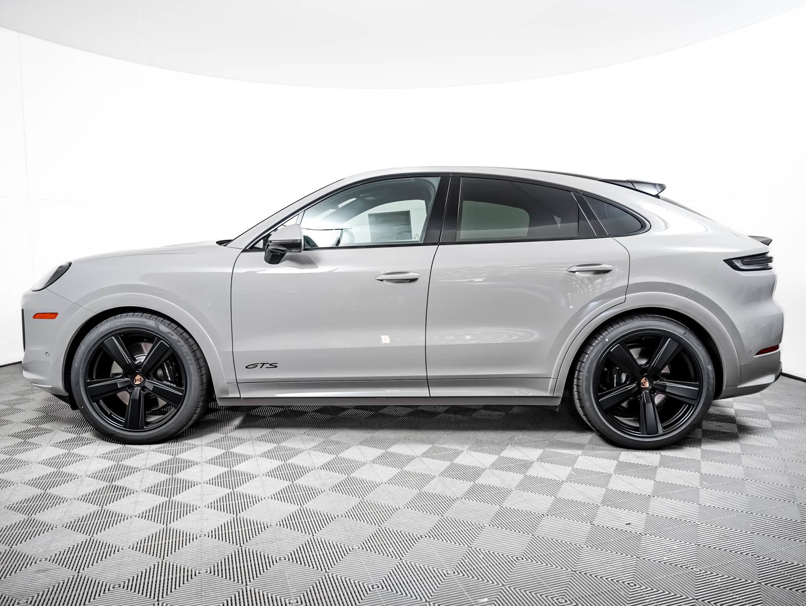 New 2026 CHALK Porsche GTS Coupe image 2
