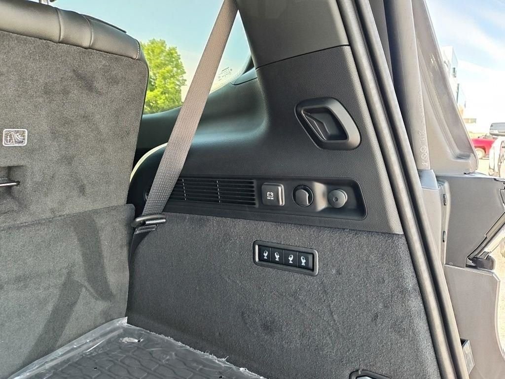 New 2026 Baltic Gray Metallic Clearcoat Jeep Summit Obsidian image 39