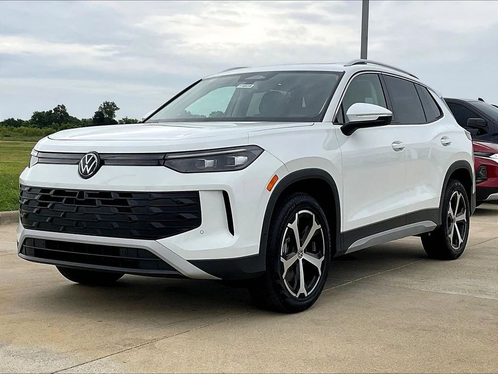 New 2026 White Volkswagen 2.0T SE image 7
