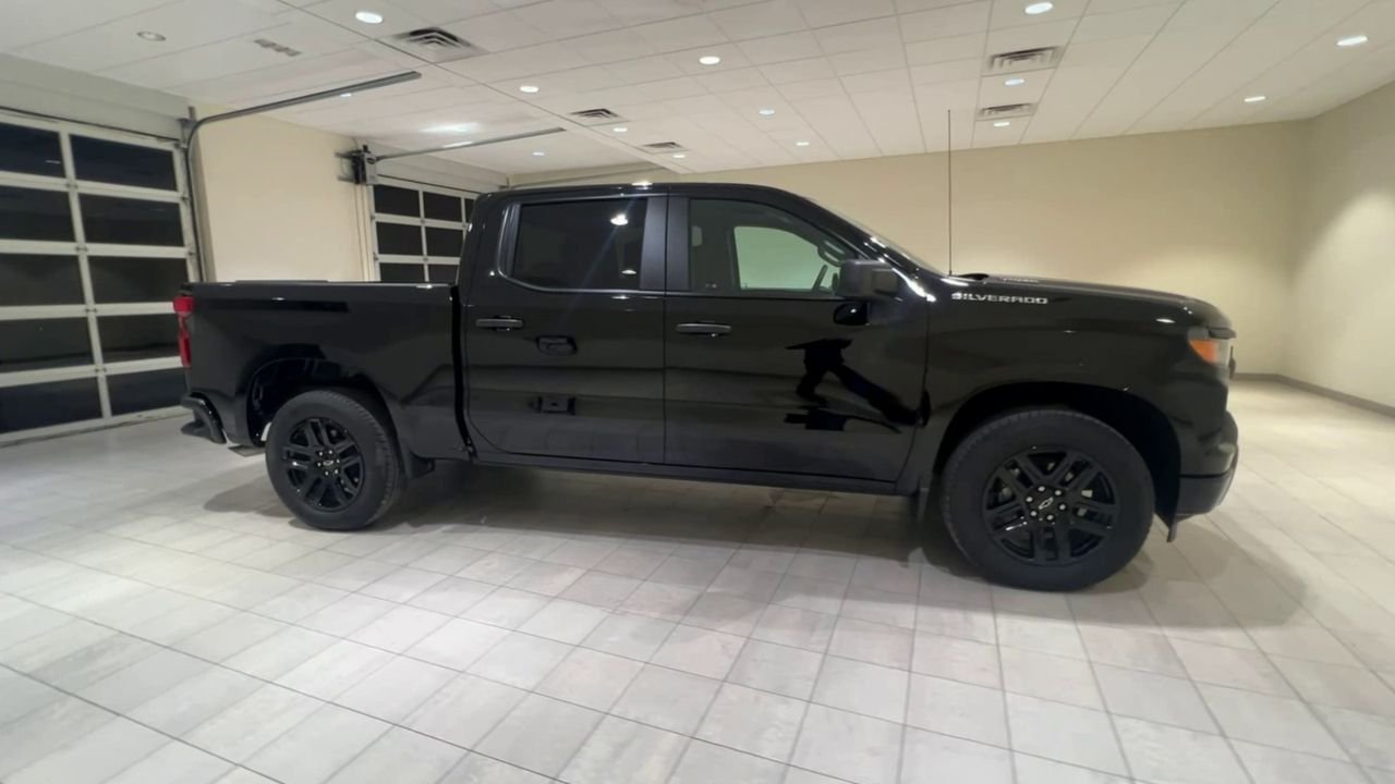 2025 Chevrolet Silverado 1500 Custom - Photo 32