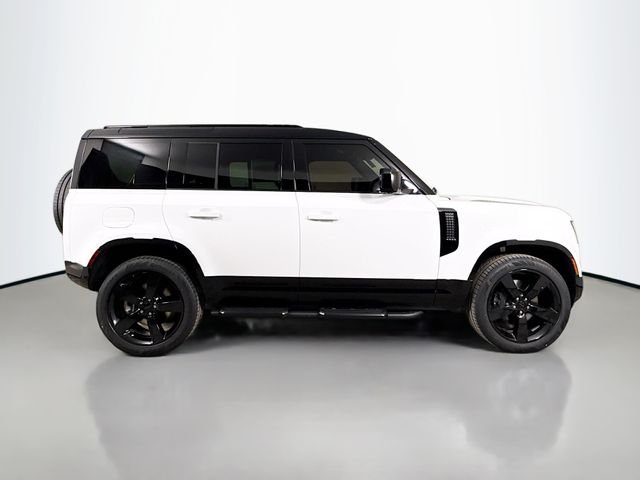 New 2026 Fuji White Land Rover X-Dynamic SE image 4