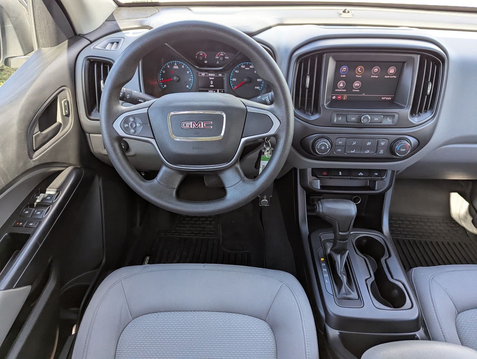 Used 2020 Summit White GMC Base image 17