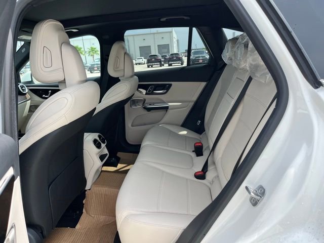 New 2026 Polar White Mercedes-Benz GLC 300 image 46