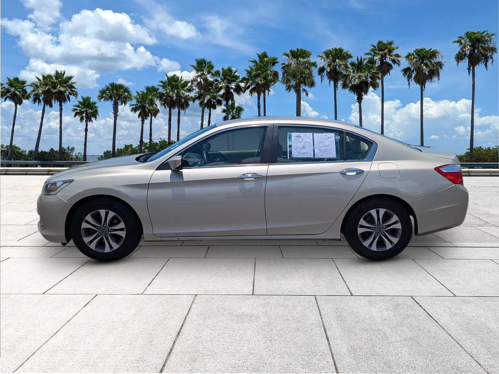 Used 2015 Champagne Frost Pearl Honda LX image 6