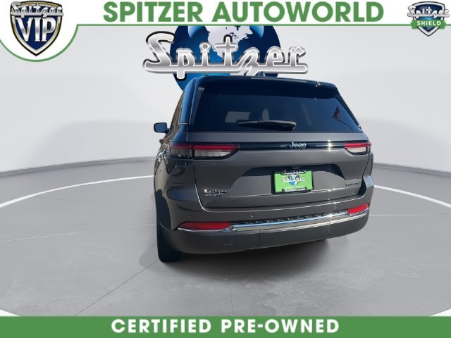 Used 2023 Gray Jeep Laredo image 12