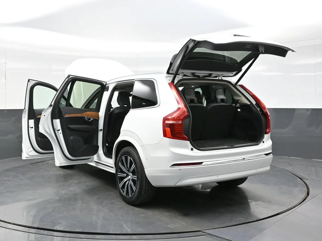 Certified Used 2023 Crystal White Volvo Plus image 45