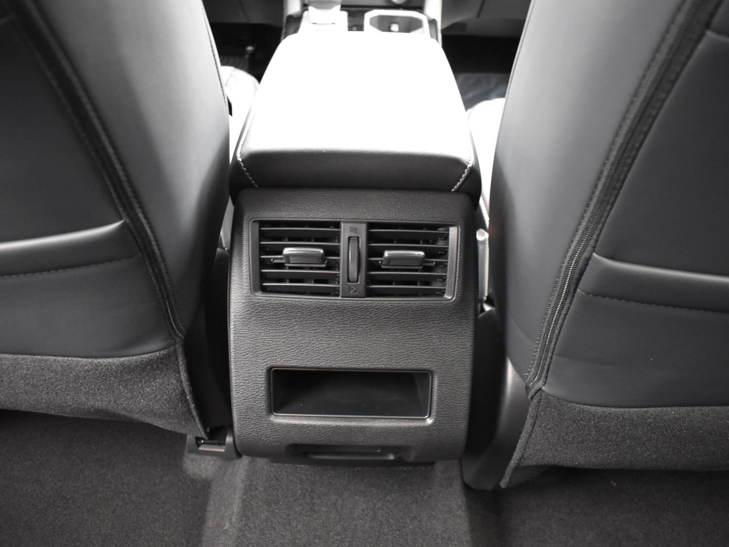 New 2026 Black Diamond Mitsubishi SE 1.5T 2WD image 13