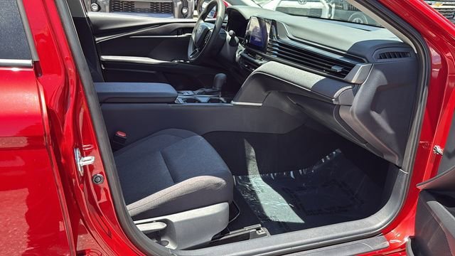 2025 Toyota Camry LE - Photo 13