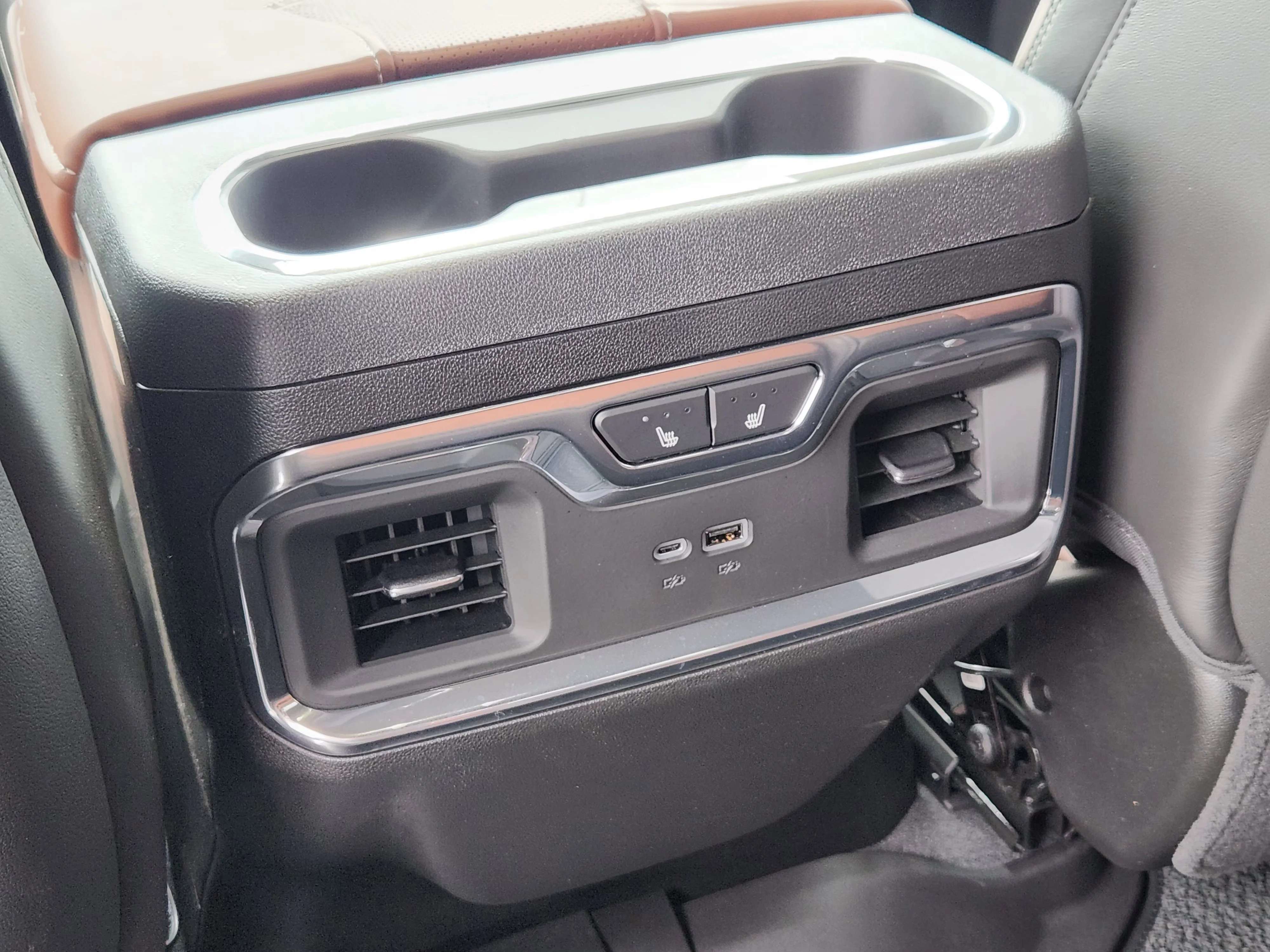 Used 2026 Onyx Black GMC Denali Ultimate image 32