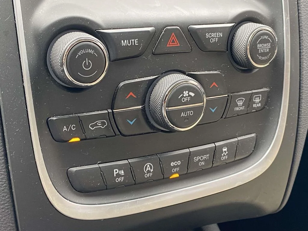 Used 2020 Blue Dodge SXT Plus image 24