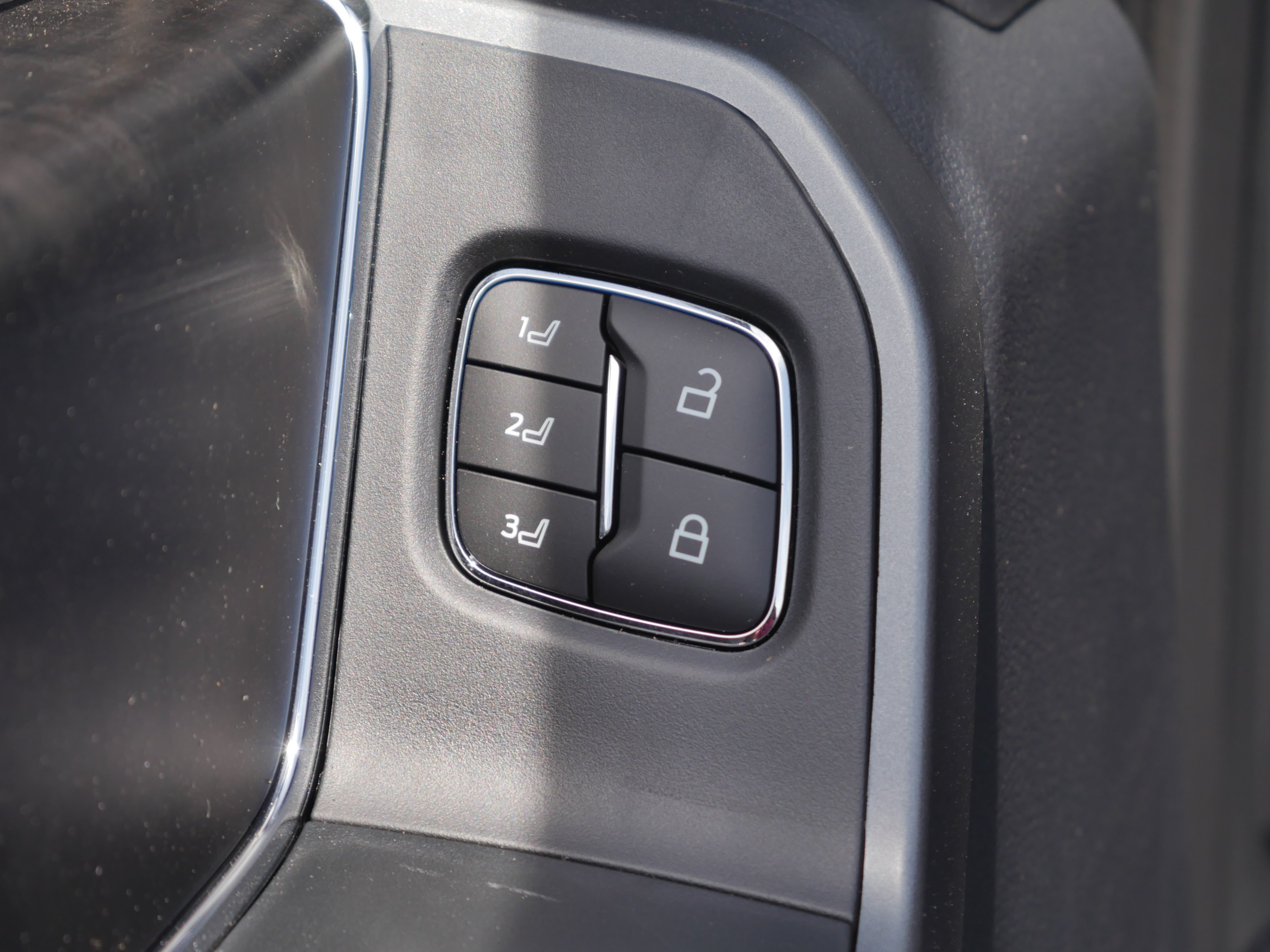 New 2026 Carbonized Gray Metallic Ford F-350® Lariat® image 41