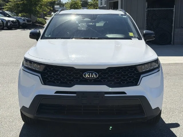 Used 2021 White Kia S image 8