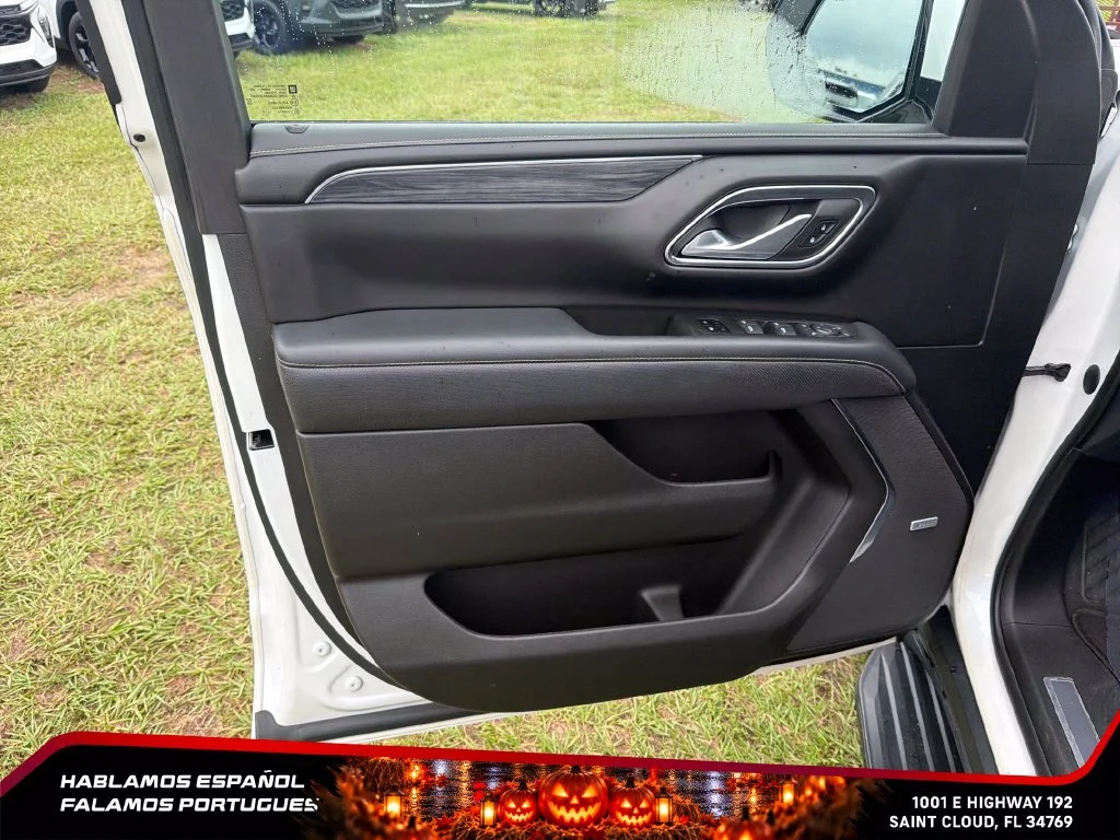 Used 2022 WHITE FROST TRICOAT GMC SLT image 12