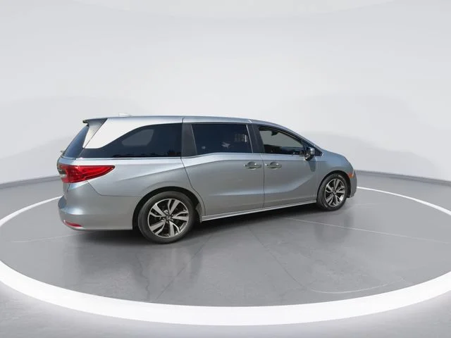 Used 2023 Silver Honda Touring image 11