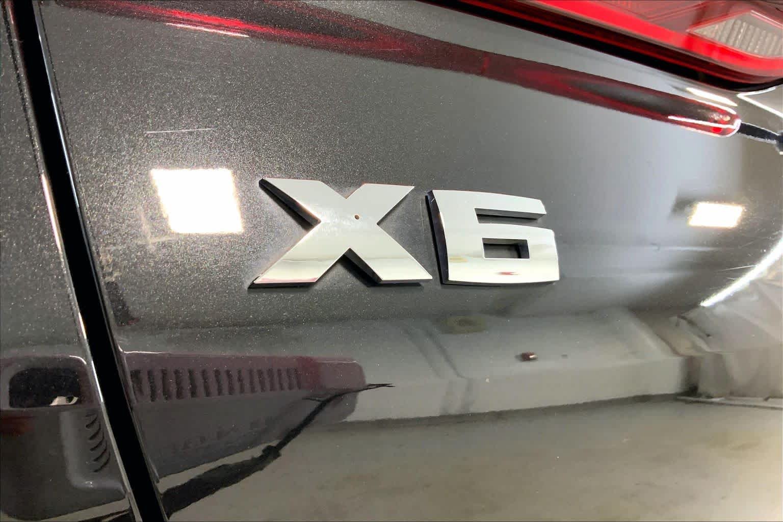 Used 2024 Black Sapphire Metallic BMW M60i image 29