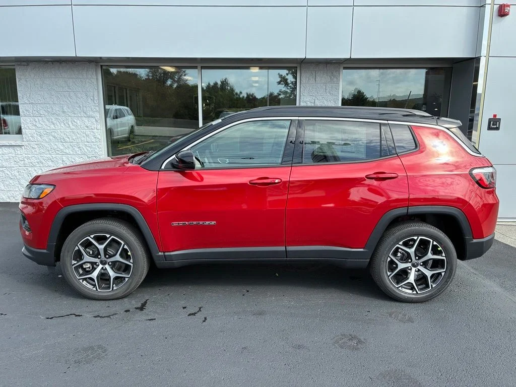 New 2026 Red Hot Pearl-Coat Exterior Paint Jeep Limited image 2