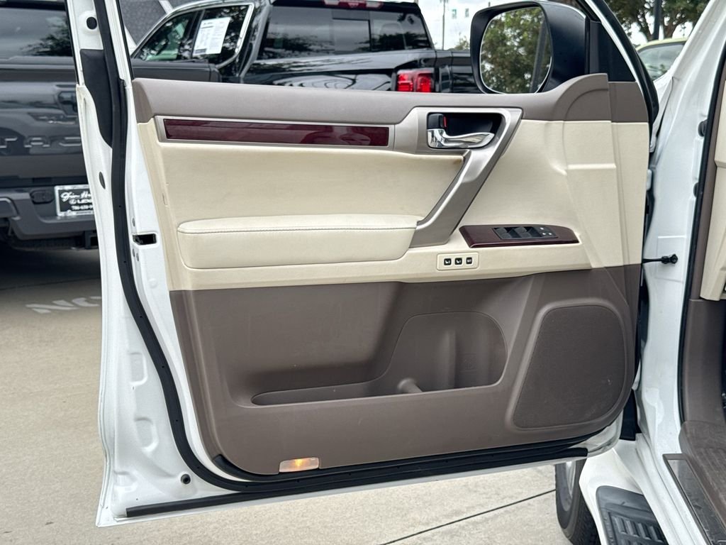 Used 2018  Lexus 460 image 12