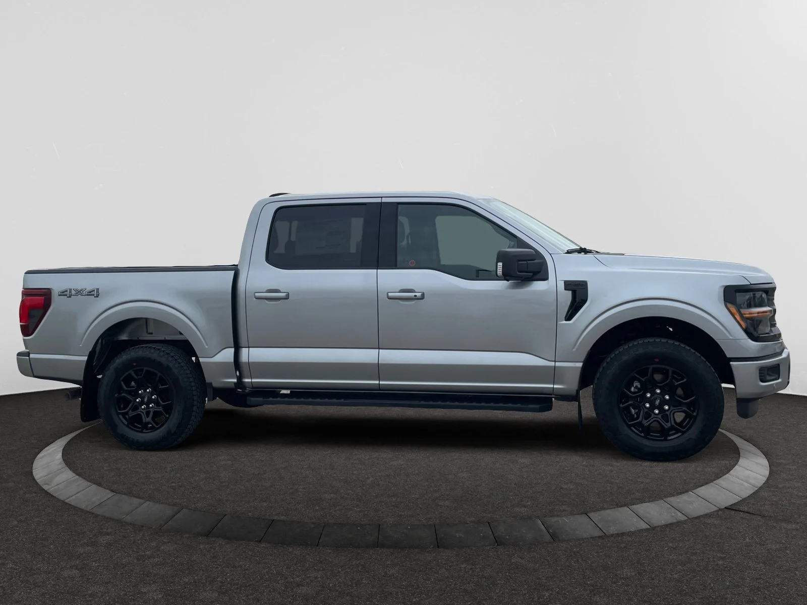 New 2026 Iconic Silver Metallic Ford XLT image 6