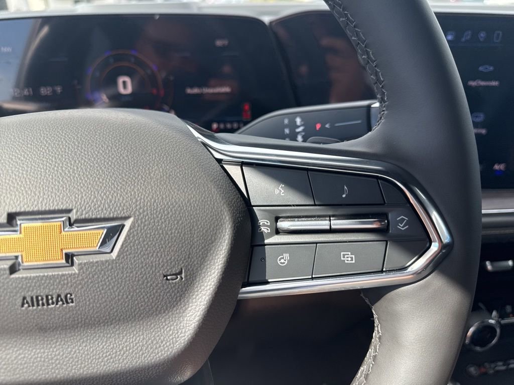 2026 Chevrolet Suburban Premier - Photo 11