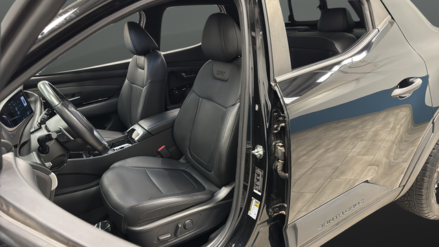 Used 2025 Phantom Black Hyundai XRT image 11
