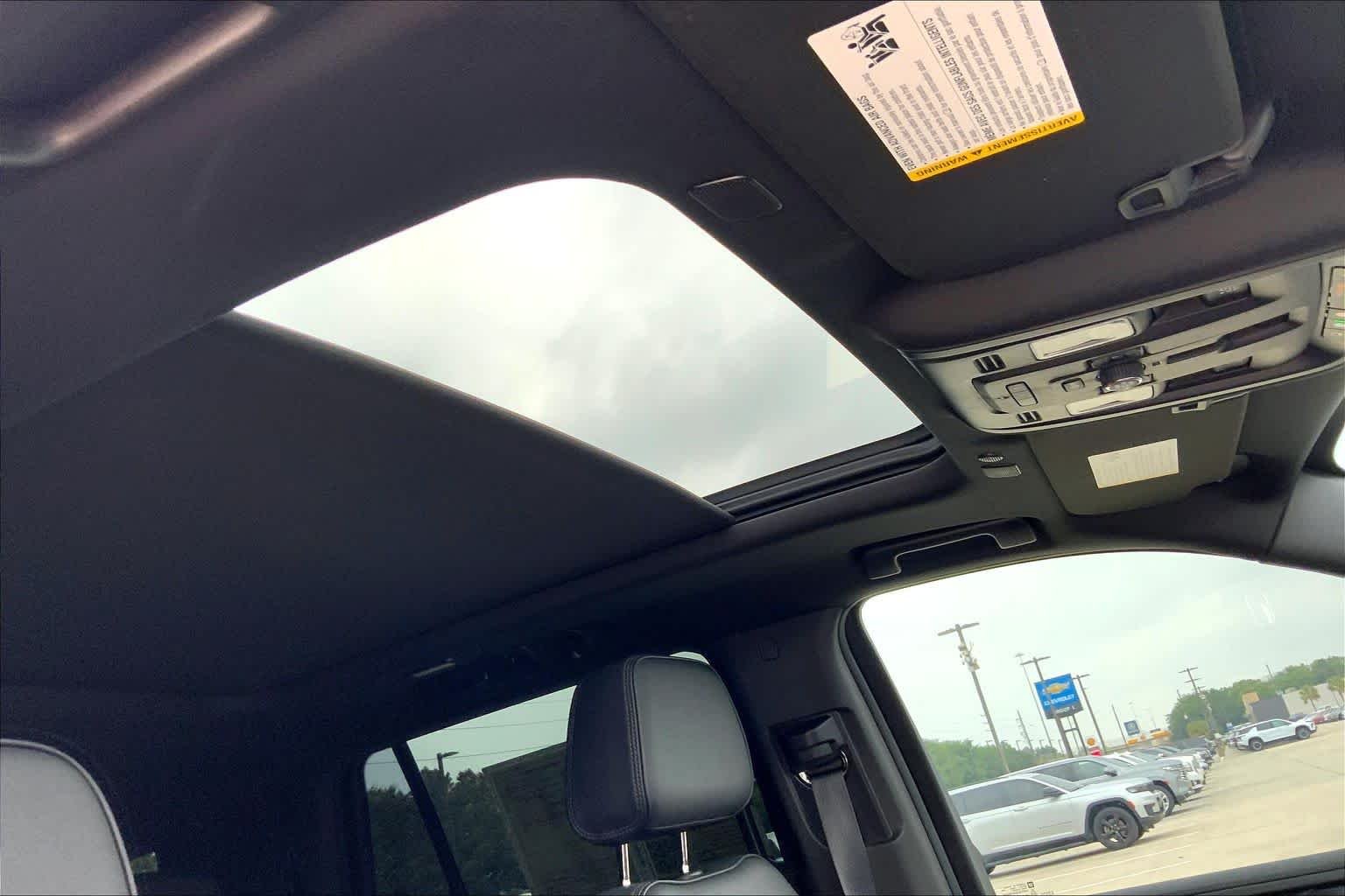 2021 GMC Yukon Denali - Photo 14