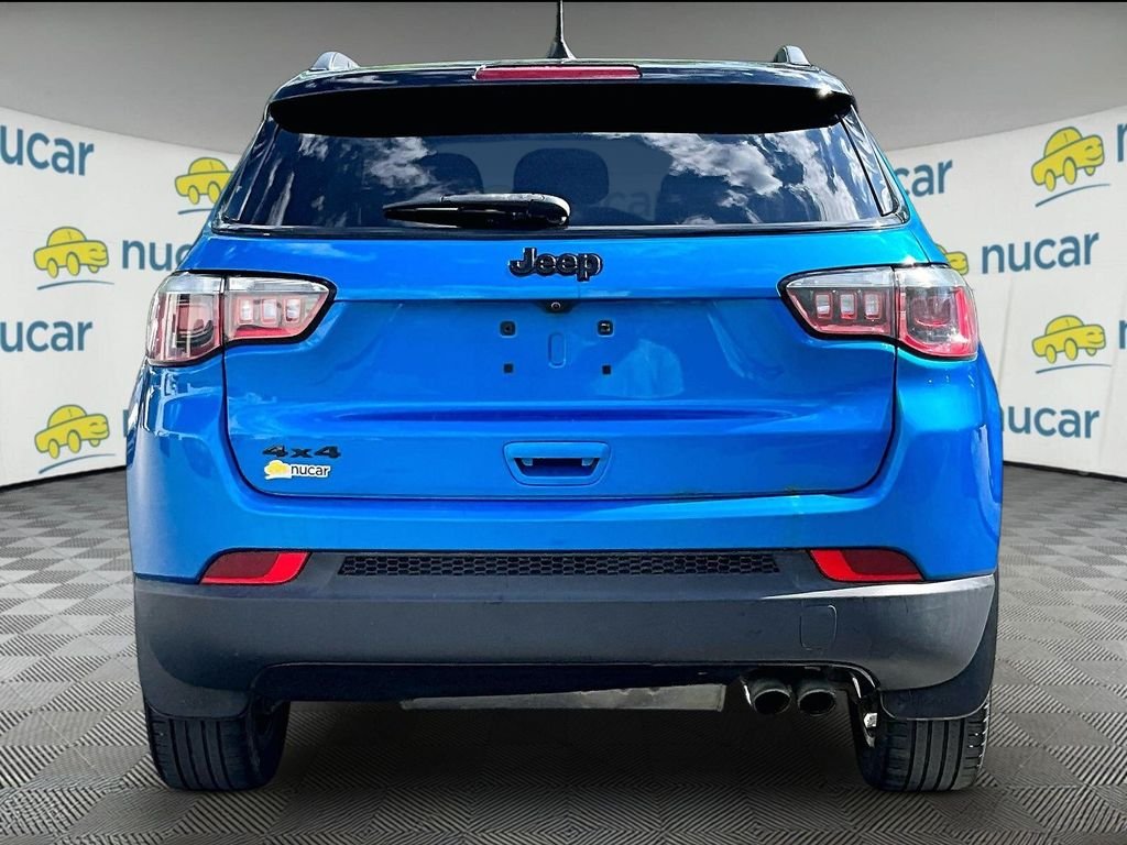 Used 2018 Laser Blue Pearlcoat Jeep Latitude image 4
