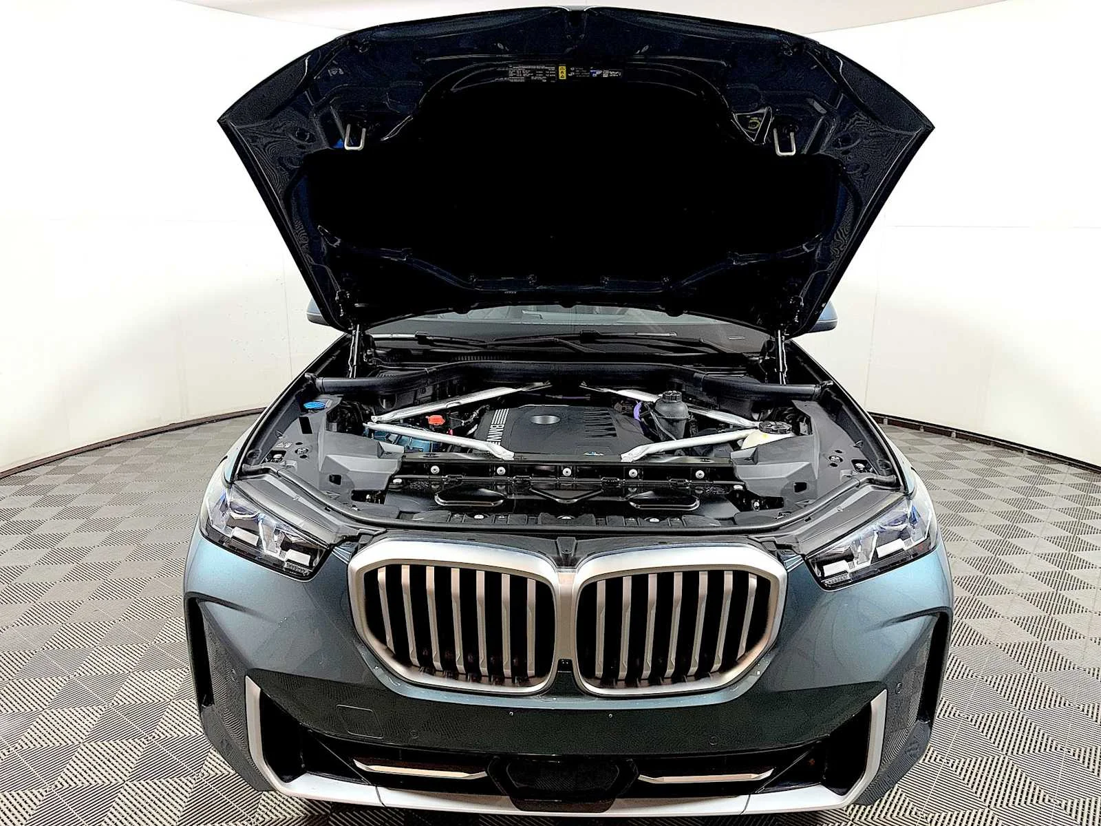 Used 2024 Blue Ridge Mountain Metallic BMW xDrive40i image 31