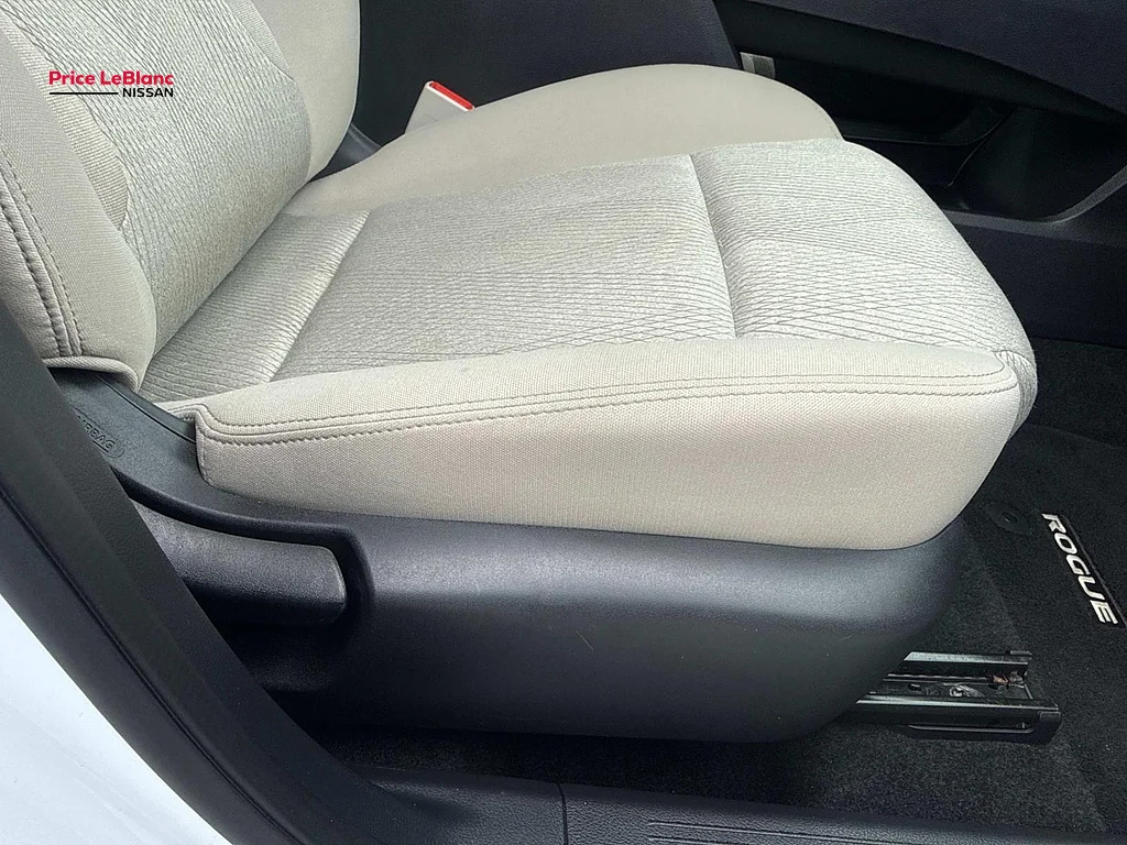 Certified Used 2025 Everest White Pearl Nissan SV image 11