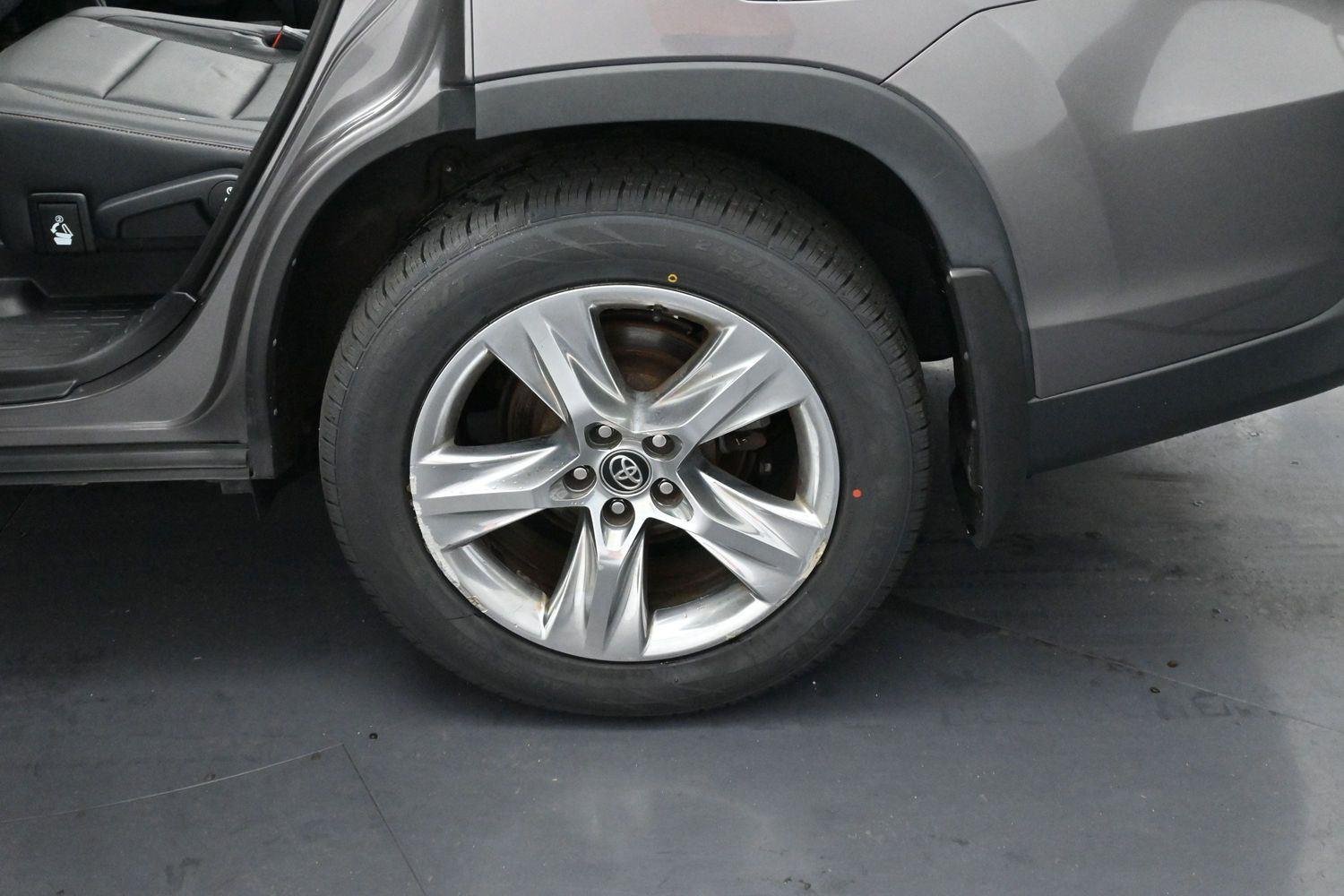 Used 2019 Predawn Gray Mica Toyota Limited image 42