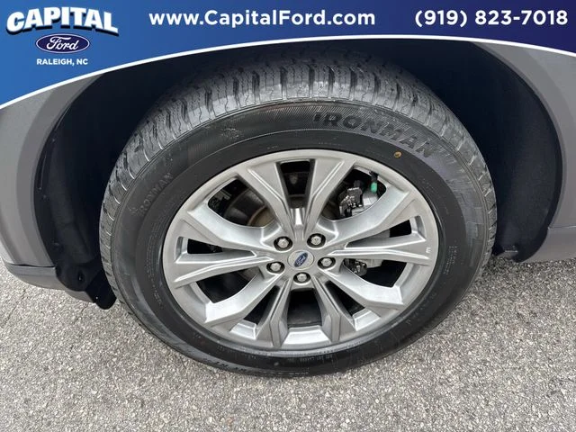 Used 2023 Silver Ford XLT image 13