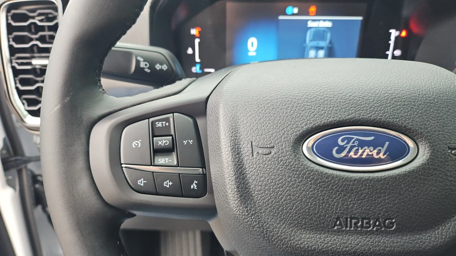 New 2025 Oxford White Ford XLT 4x4 image 11