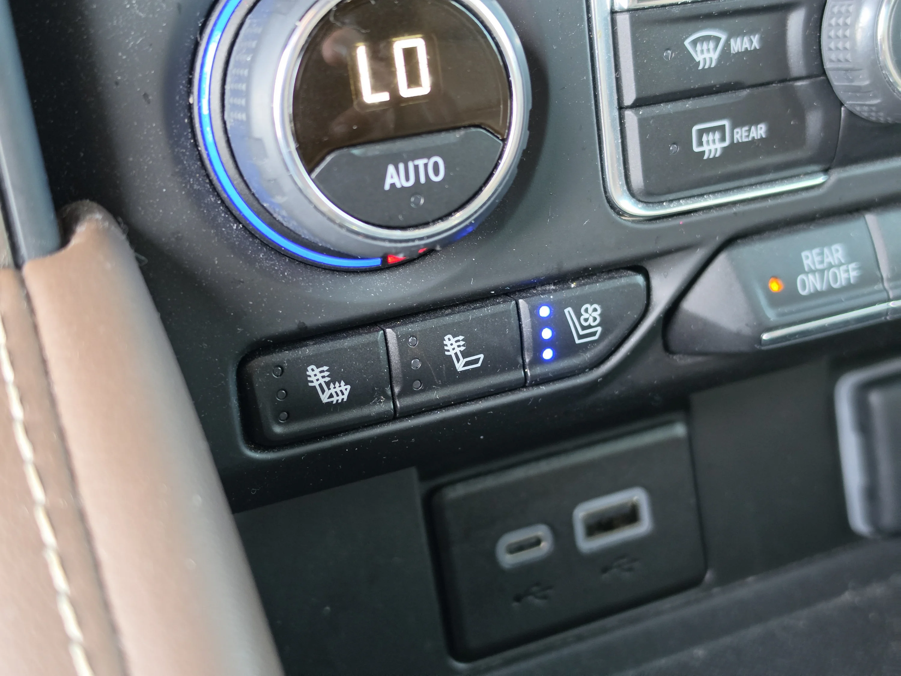 Used 2024 Sterling Gray Metallic Chevrolet High Country image 34