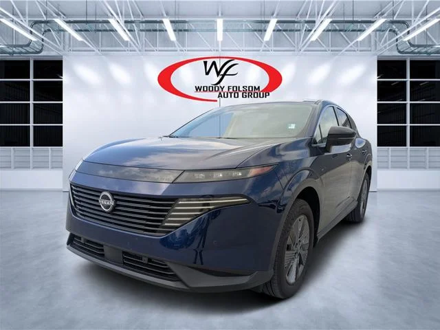 Used 2025 Blue Nissan SL image 7